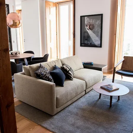 Flora Chiado Apartament *