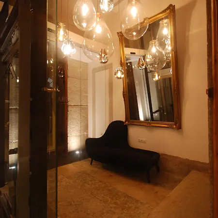 Flora Chiado Apartament *