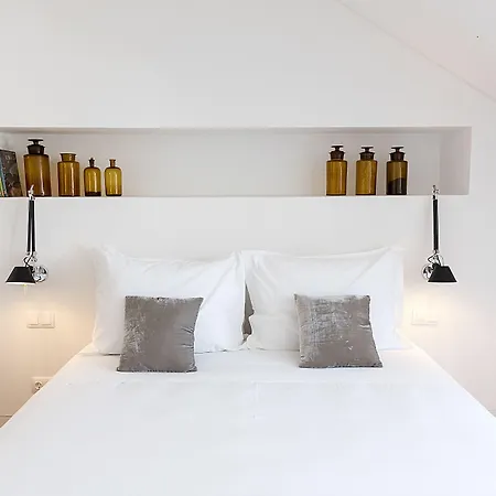 Flora Chiado Lägenhet