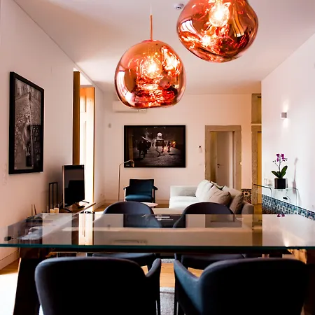 Flora Chiado Apartment