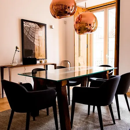 Flora Chiado Апартаменти Лісабон