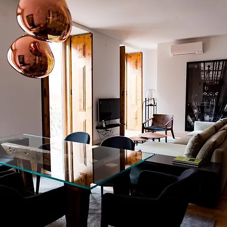 Flora Chiado Апартаменти *