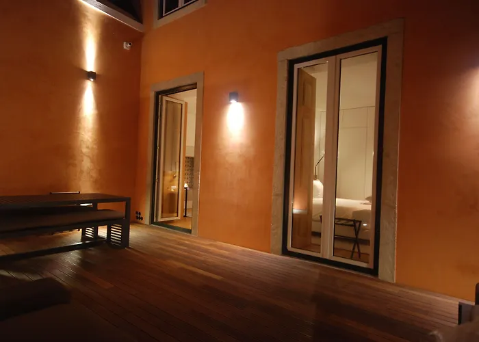 فلورا تشيادو *