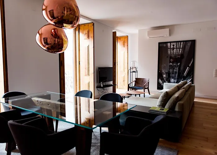 فلورا تشيادو شقة *