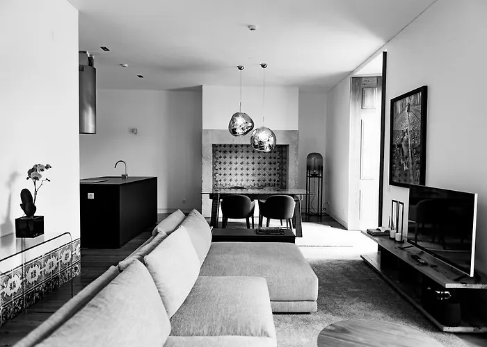 فلورا تشيادو *